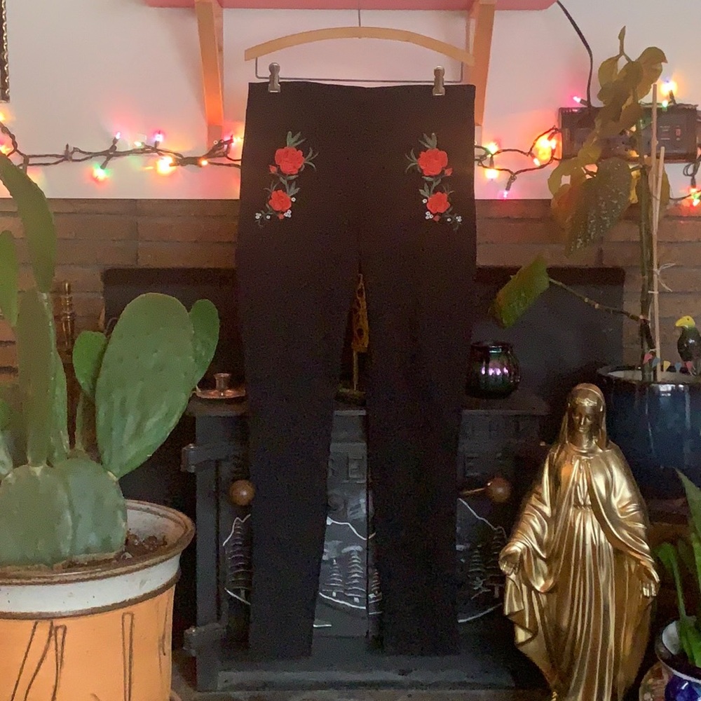 Divided rockabilly black pants